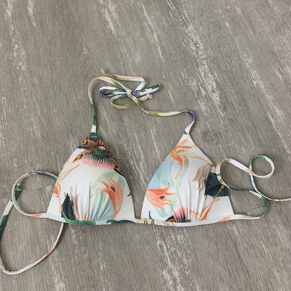 2 Triangle bikini tops - Picture 3 of 3